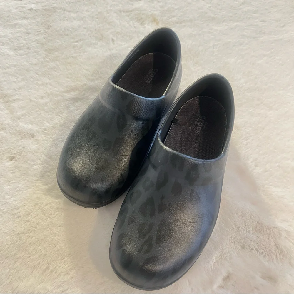 CROCS women Black‎ Leopard Slippers